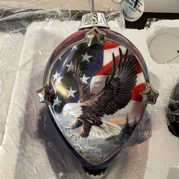 THE BRANFORD EDITIONS SET OF TWO HEIRLOOM GLASS ORNAMENTS NEW - Picture 2 of 10